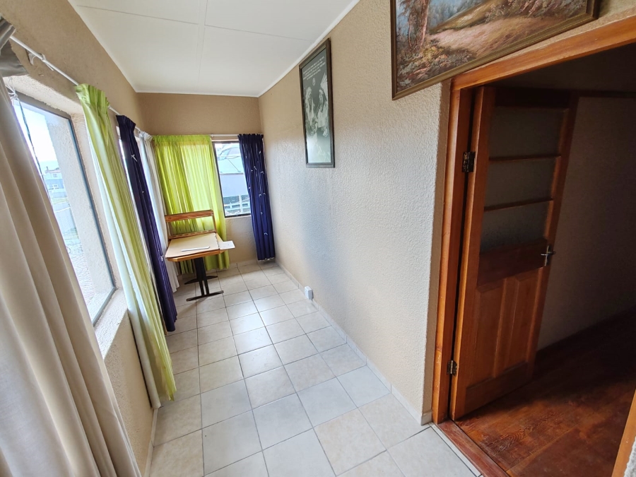 4 Bedroom Property for Sale in Gansbaai Central Western Cape